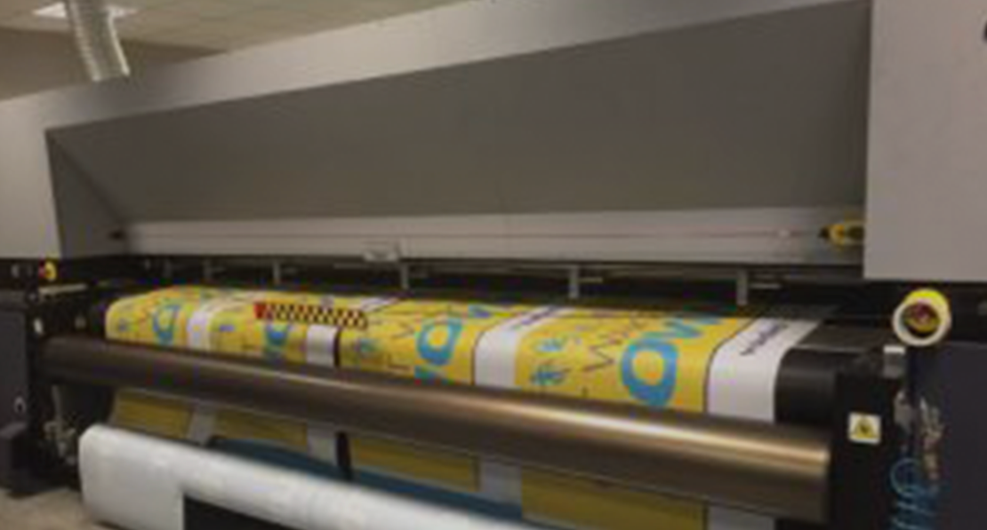 Picture of printing of wide format print graphics
